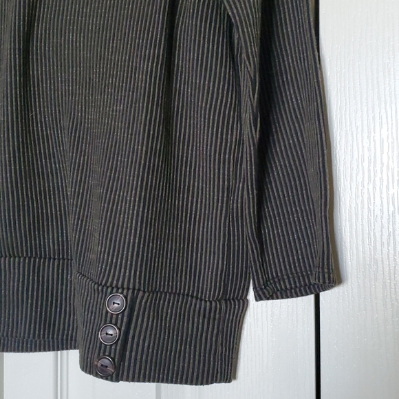 Striped sweater - Picture 3 of 3